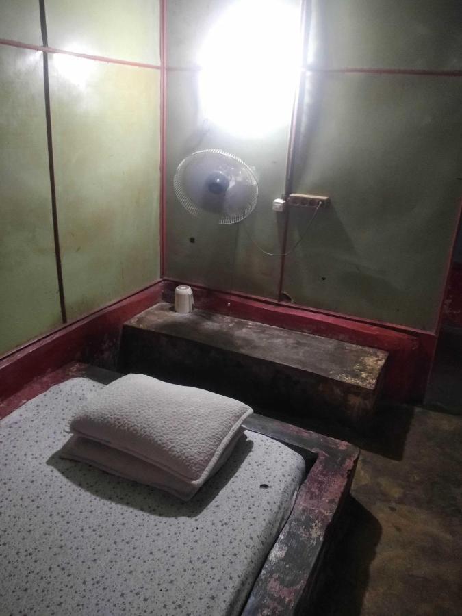Spot On 93104 Barak Tambunan Nearbelawan Port Hotel