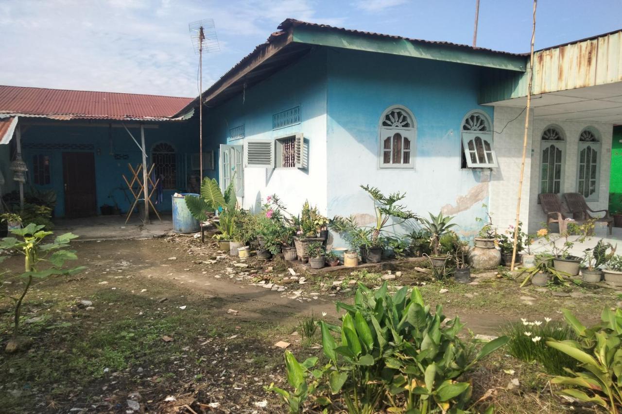 Spot On 93104 Barak Tambunan Nearbelawan Port