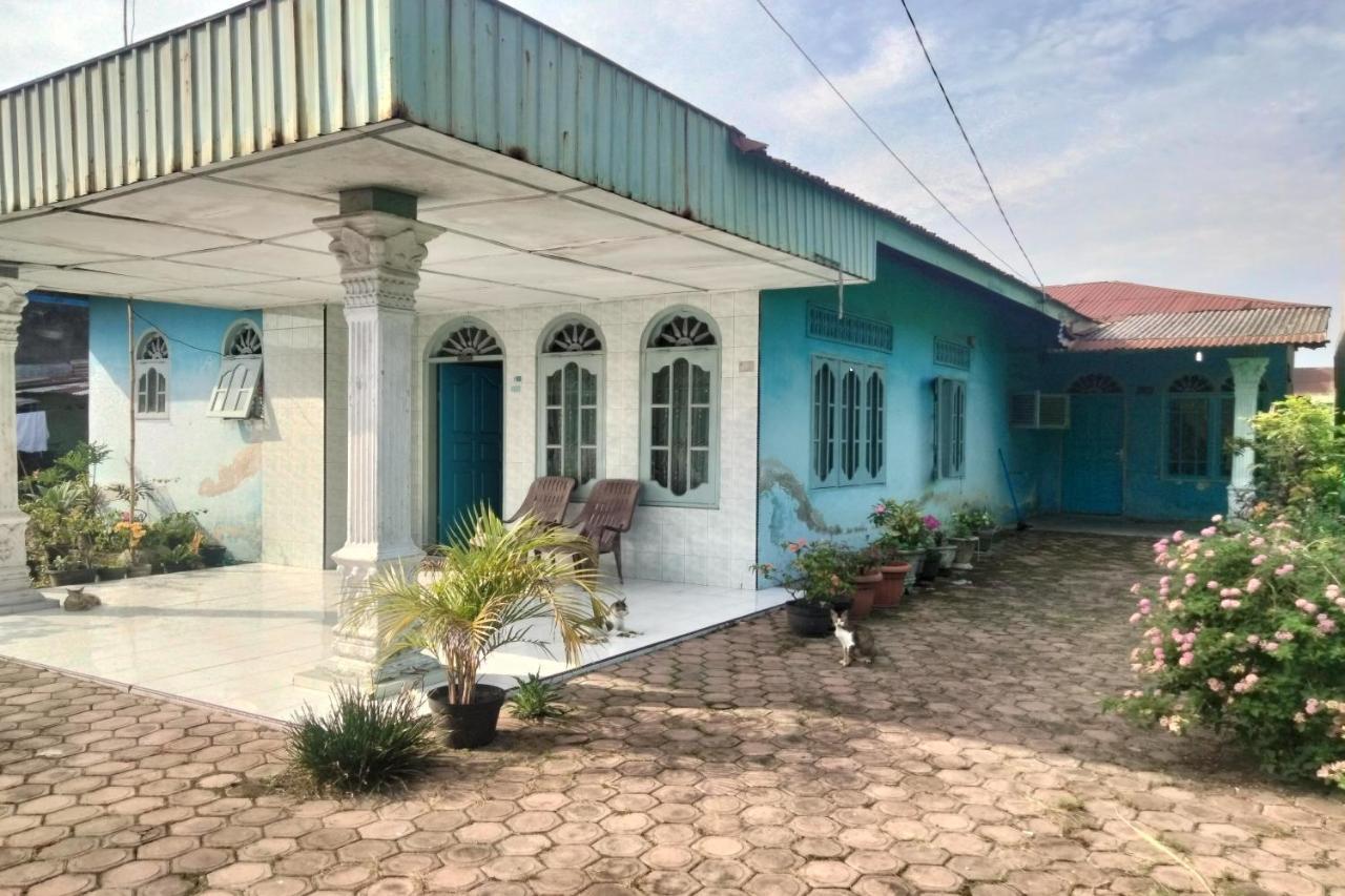 Spot On 93104 Barak Tambunan Nearbelawan Port 2* Medan