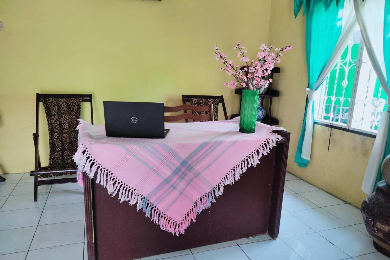 Spot On 93104 Barak Tambunan Nearbelawan Port Hotel 2*
