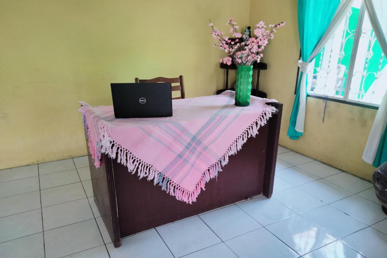 Spot On 93104 Barak Tambunan Nearbelawan Port Hotel 2*