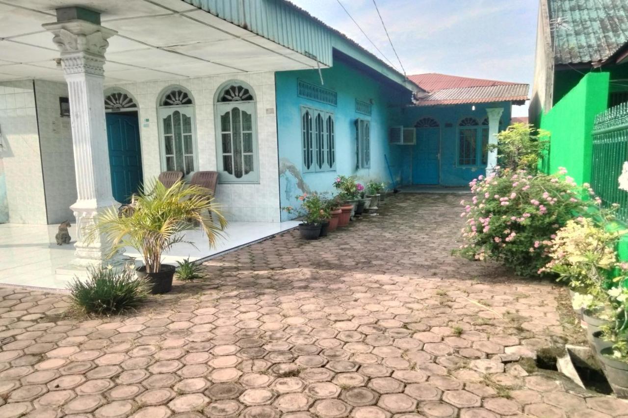 Hotel Spot On 93104 Barak Tambunan Nearbelawan Port Medan