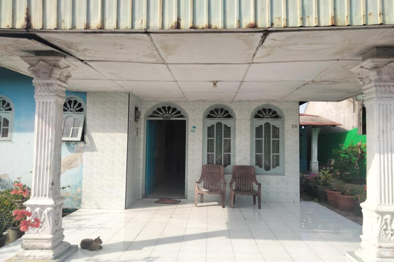 Spot On 93104 Barak Tambunan Nearbelawan Port Hotel 2*